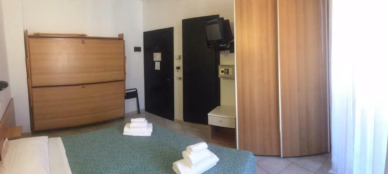 ***  Hotel Giovane Italia Rimini İtalya